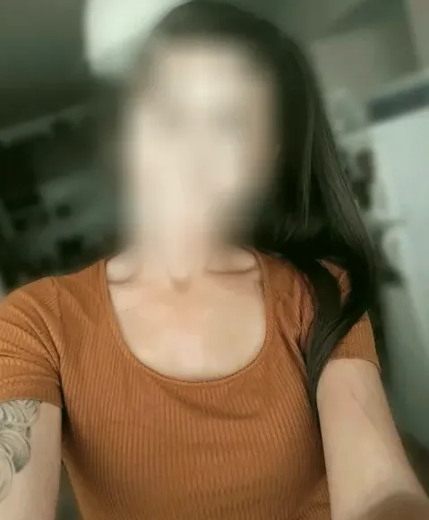 Agnes, 32