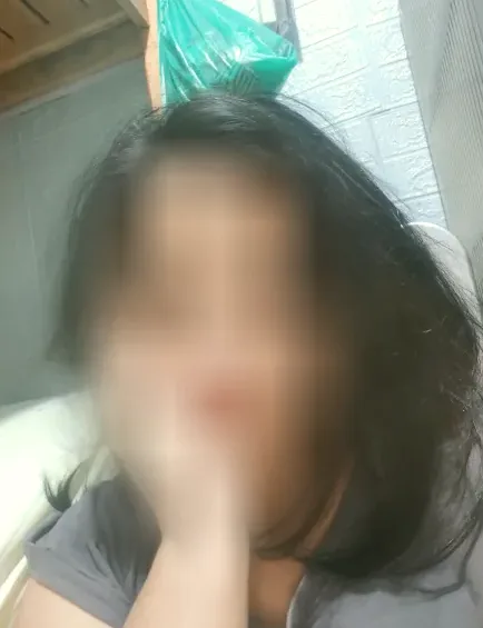 Amira, 37