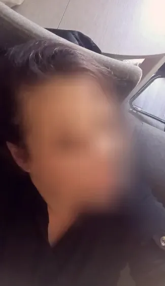 Helena, 39