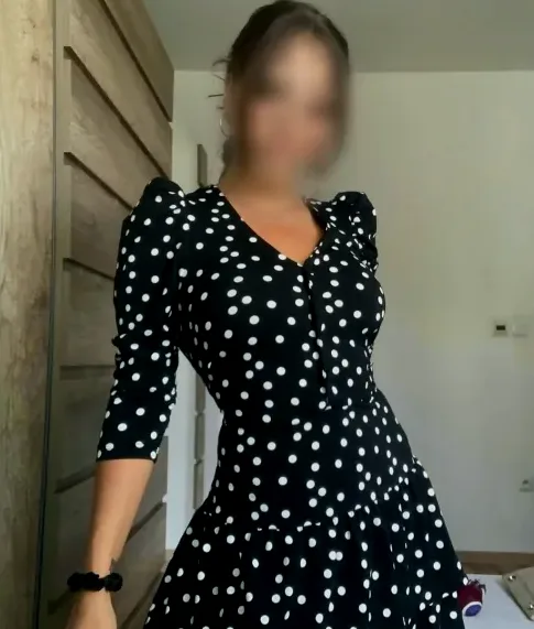 Katja, 32