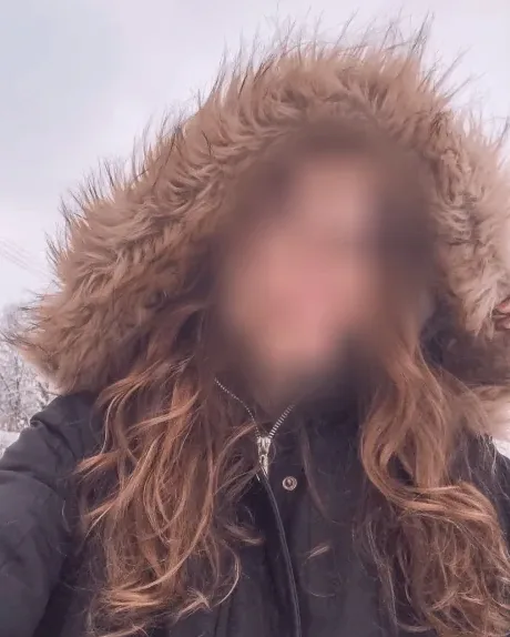 Sara, 25