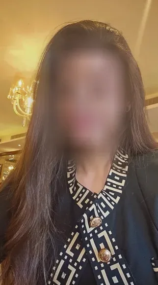 Sofia, 37